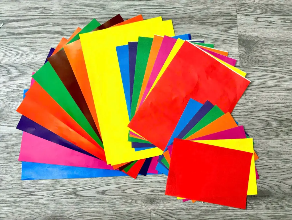 GIẤY THỦ CÔNG CÓ DECAL